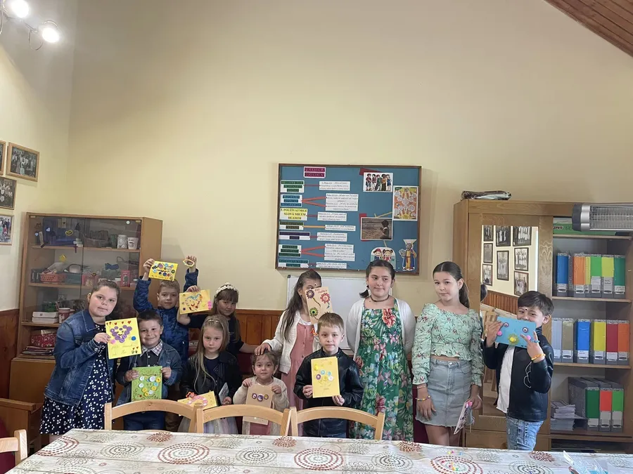 Pozdrav detí z besiedky pre mamičky, babičky